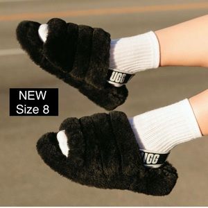 NEW UGG Fluff Yeah Shearling Slingback Slippers
Size 8 black and white platform